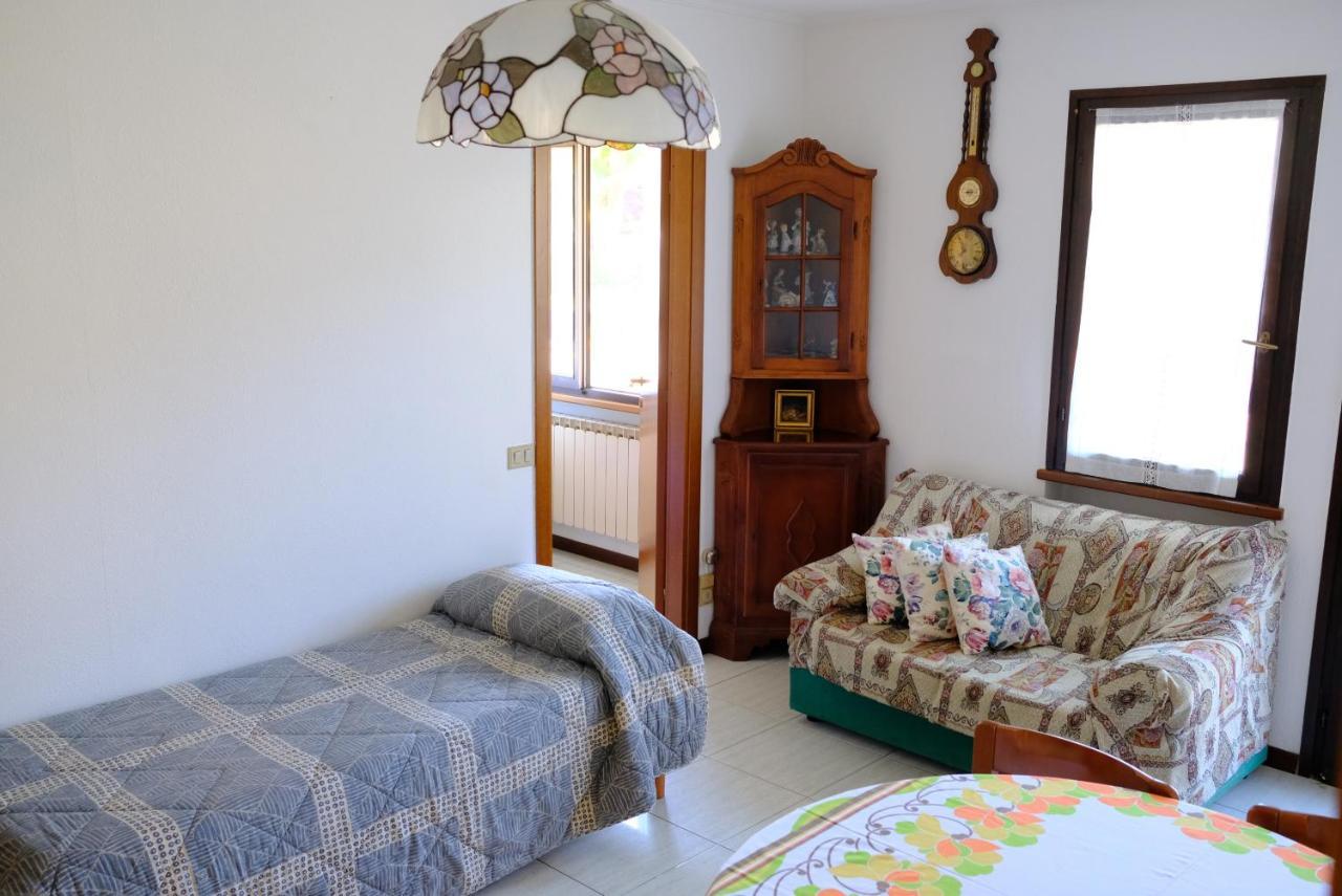 Hotel Il Canneto Porto Ceresio Buitenkant foto
