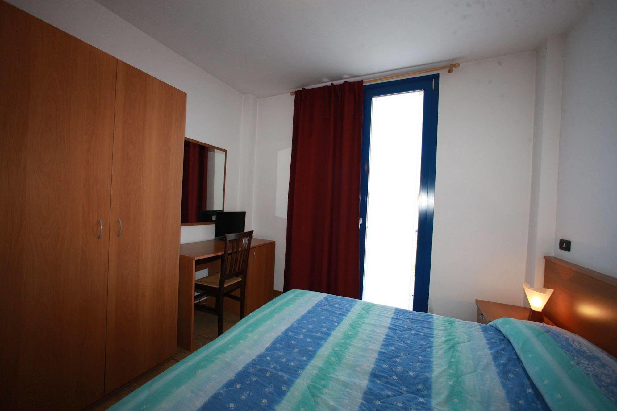 Hotel Il Canneto Porto Ceresio Buitenkant foto