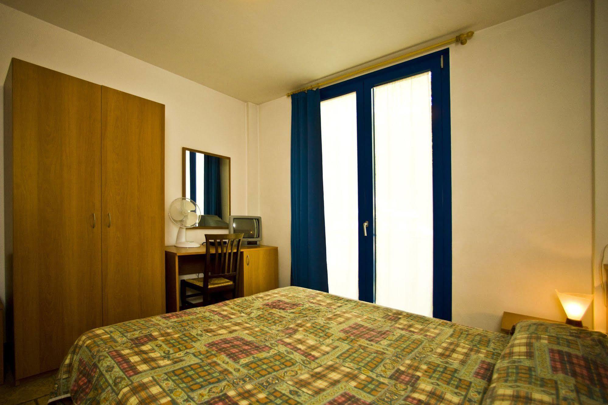 Hotel Il Canneto Porto Ceresio Buitenkant foto