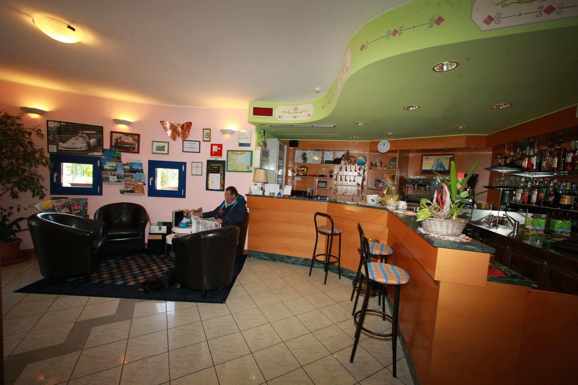Hotel Il Canneto Porto Ceresio Buitenkant foto
