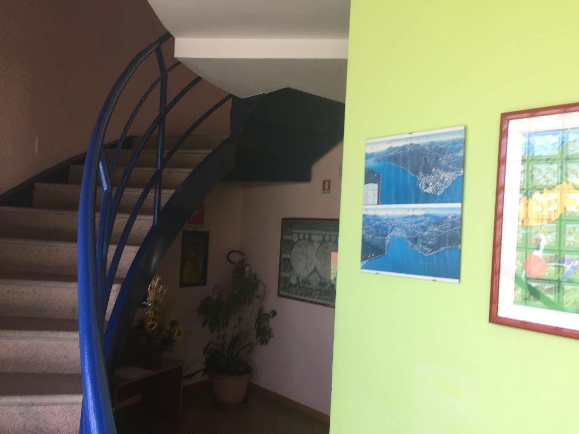 Hotel Il Canneto Porto Ceresio Buitenkant foto
